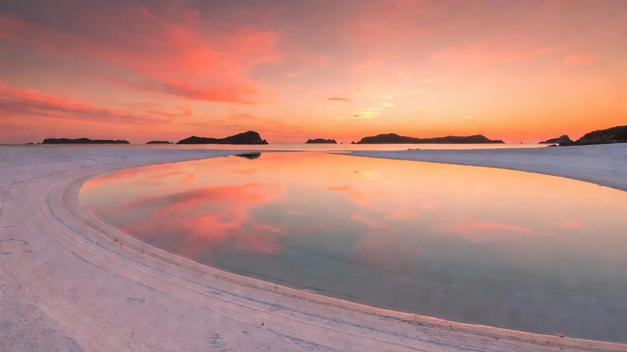 Light Over The Lagoon